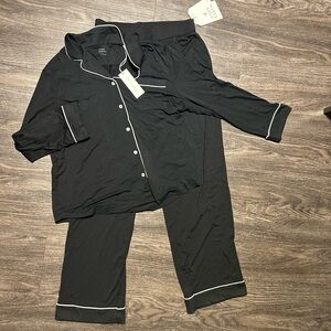 New with tags Cozy Earth PJ set size large